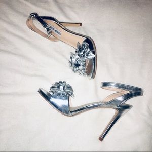 NWOT Floral Strappy Sandal Heels
